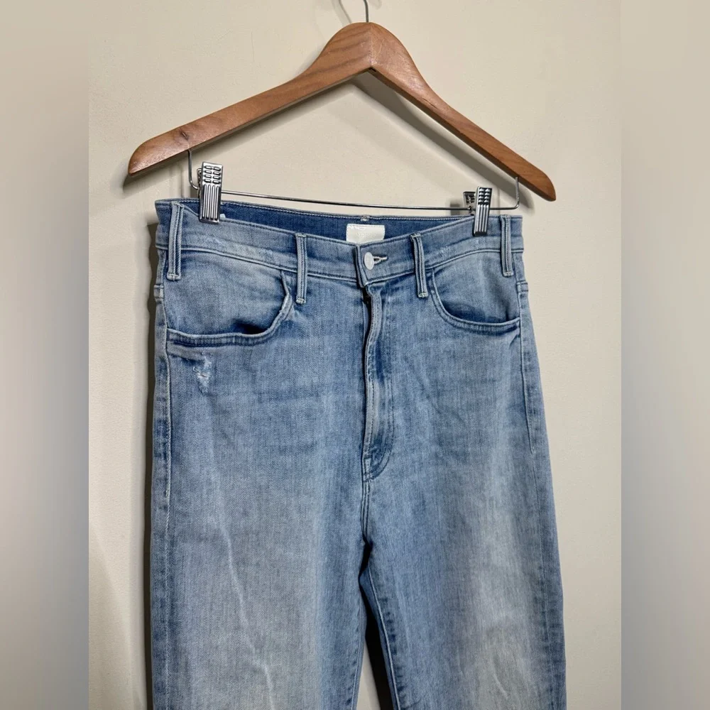 MOTHER Jeans The Hustler Ankle Fray in Knock on Wood